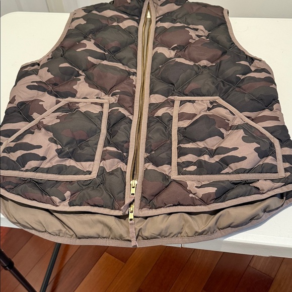 Down Filled WinterReady Quilted double Zip Puffer Vest Fun Camo Print Layering L - Picture 11 of 16